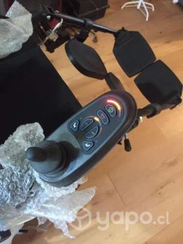 Silla de ruedas eléctrica c/ control de mando