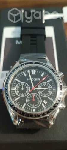 Hermoso reloj, cómoda pulsera