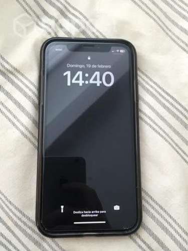 IPhone XR + 4 carcasas