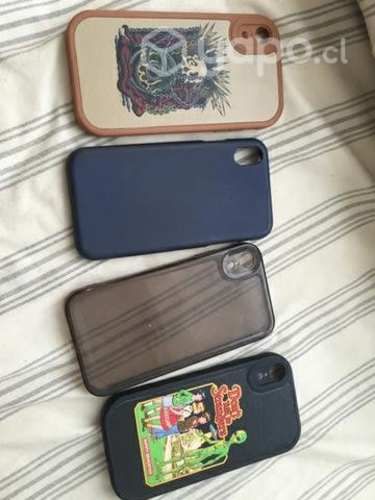 IPhone XR + 4 carcasas