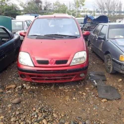 Capot original Renault scenic 2005