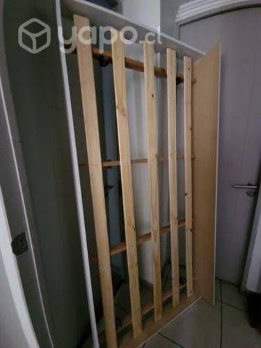 Cama baja con ruedas