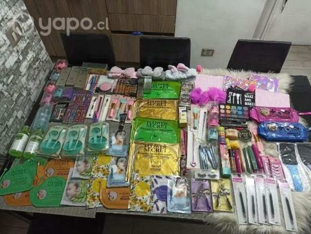 Lote de maquillaje y cuidado facial