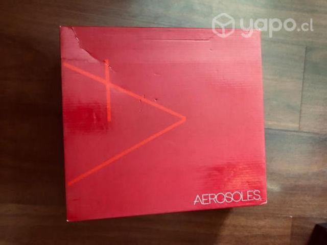 Botas nuevas para la lluvia