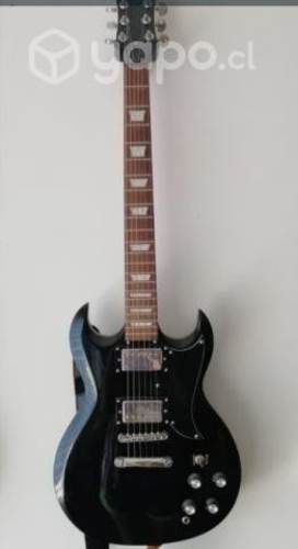 Guitarra Eléctrica SG marca Epic con amplificador