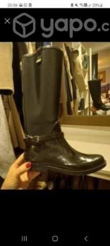 Bellas botas de agua
