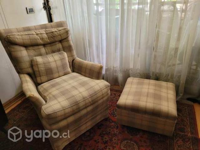 Sofá 1 cuerpo y Puff