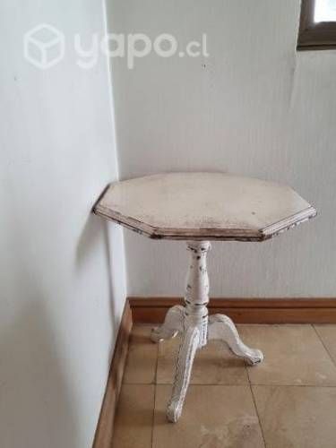 Mesa octogonal envejecida