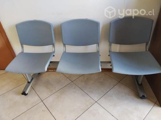 Impresora multifuncional y sillas