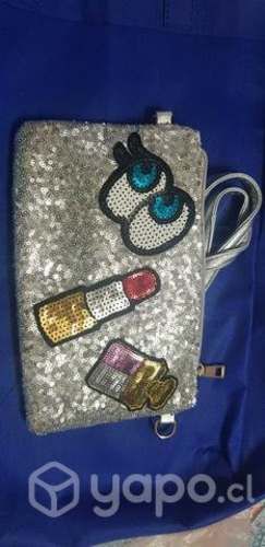 Cartera fiesta plateada con correa 14 x 24