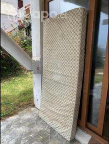 Colchón de 1 plaza. De espuma.