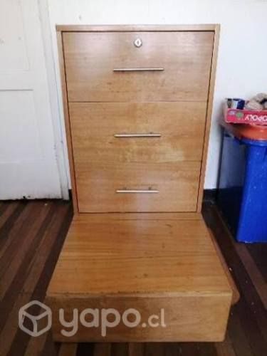 Comoda con último cajón de baúl