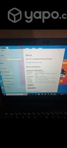 NotebooksToshiba dynabook con mesa y accesorios