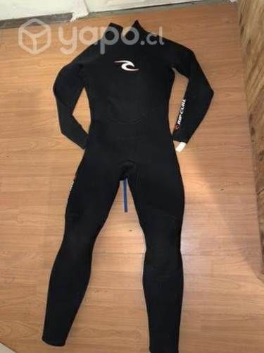 Traje surf talla M 4/3 nuevo