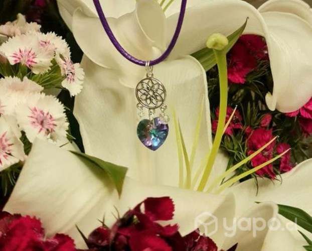 Joya creada a mano con cristales Swarovski y plata