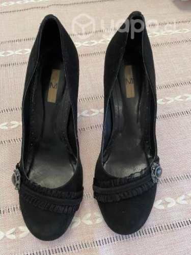 Cómodos zapatos Marca "Morgan" Color negro