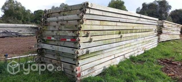 Pasillos acero galvanizado muelles y estructuras