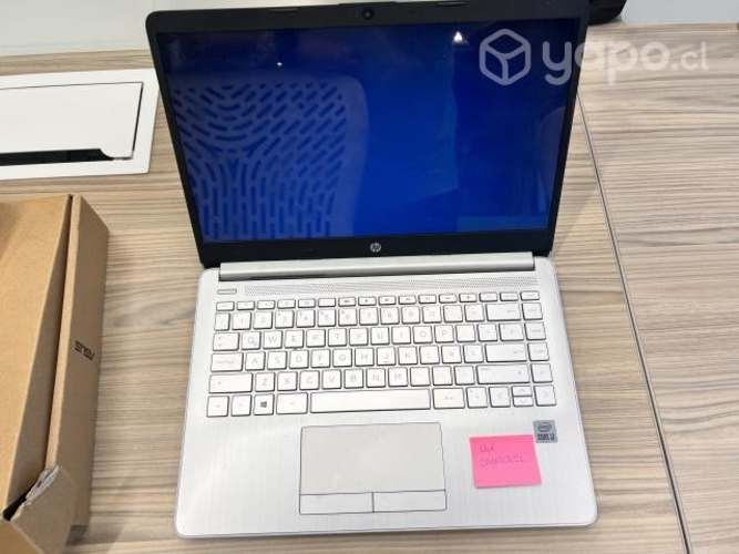 Laptop HP 14" i3 4GB 256gb poco uso