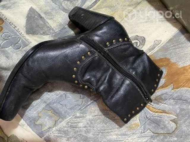 Botines de cuero estilo vaqueros