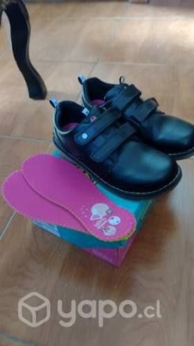 Zapatos marca Bubble Gummers talla 36