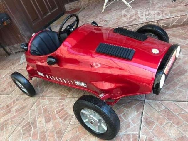 Auto a pedales antiguo coleccionable