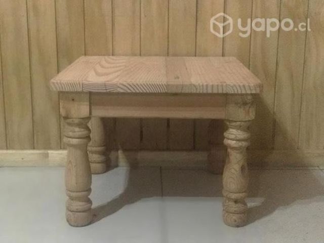 Mesa de centro hecha de madera Nativa