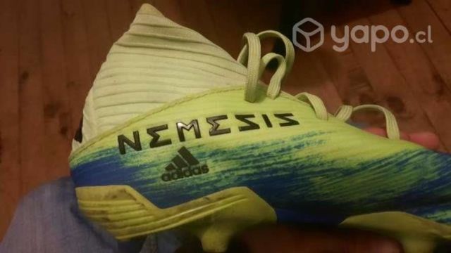 Zapatos futbol Nemeziz mui poco uso