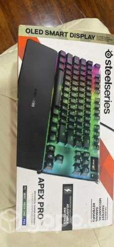 Apex Pro TKL suiches omnipoin