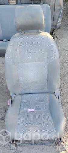 Juego Asientos (TYD004) Toyota Hilux 2.5 4x4 2015