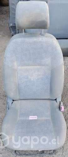 Juego Asientos (TYD004) Toyota Hilux 2.5 4x4 2015