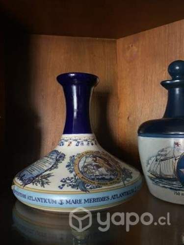 Botellas de cerámica de colección selladas