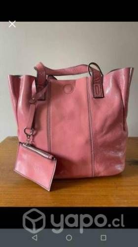 Cartera de cuero color rosa