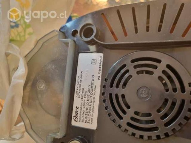 Extractor de jugo Oster modelo 3167