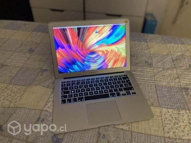 MacBook Air 13 2017 8GB RAM / 128GB