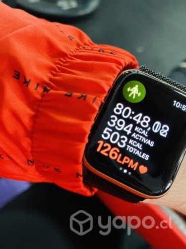 Apple Watch Serie 5 color rosa de 40mm