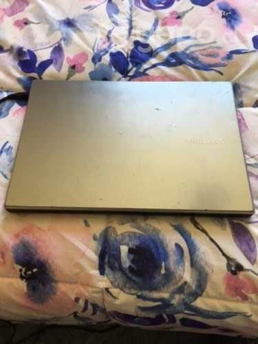 Vendo notebook samsung np305v4a