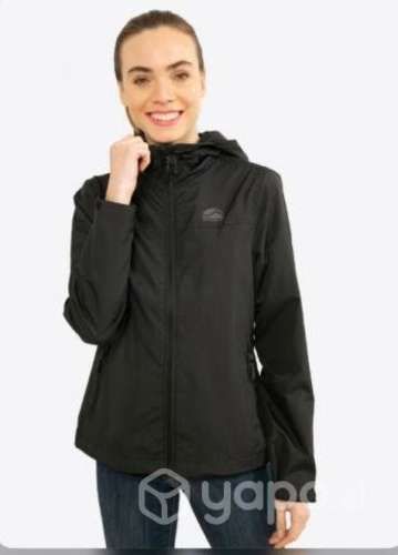 Cortavientos rescue mujer