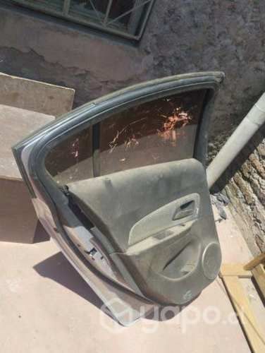 Puerta trasera izquierda Chevrolet cruze completa