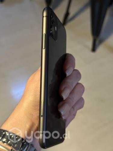 IPhone 11 muy buen estado, con su caja original.