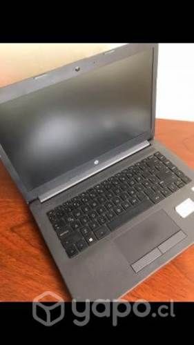 Notebook HP i3 8GB + Tarjeta SD