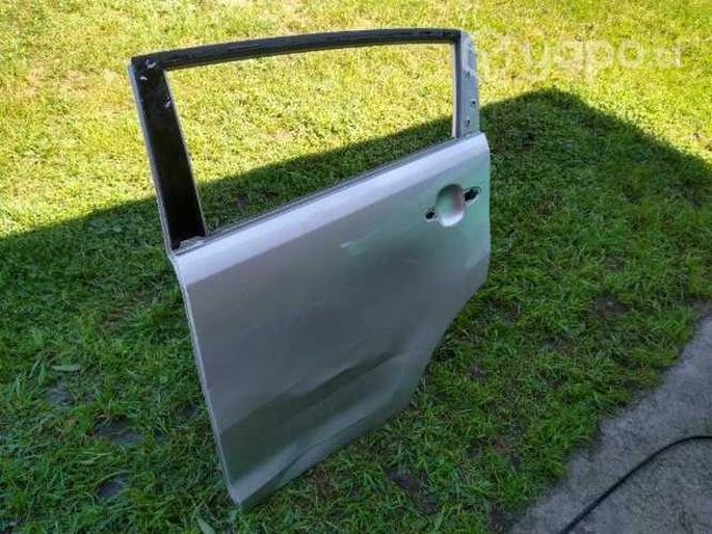 Puerta trasera izquierda KIA SPORTAGE