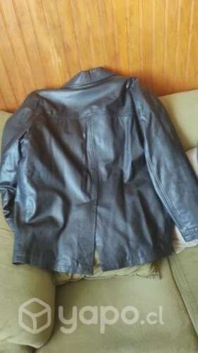 Chaqueta cuero negra