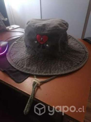 Gorro de pescador Bad Bunny