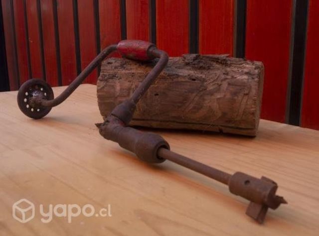 Antiguo taladro manual