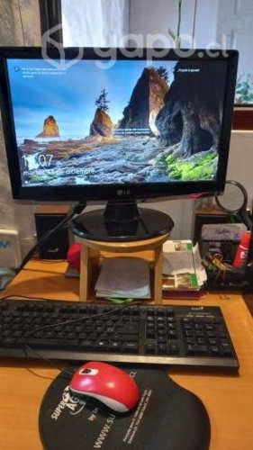 PC de escritorio + monitor + teclado + mouse