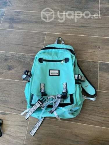 Mochila con cable outdoor