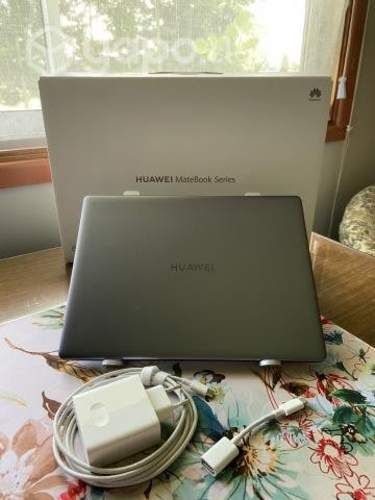 MateBook D13 Huawei 1 año de uso