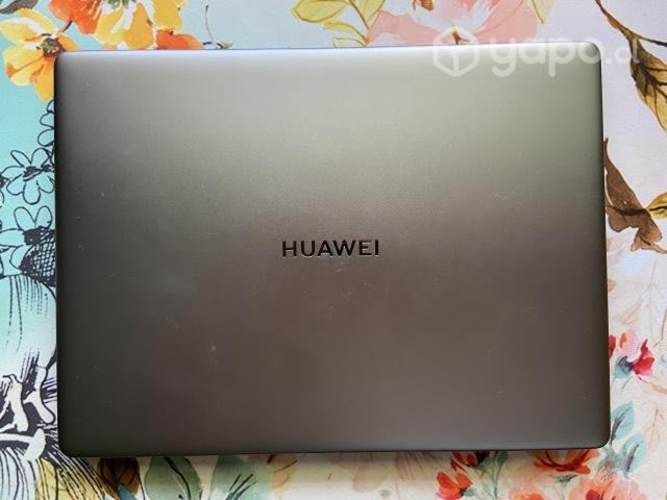 MateBook D13 Huawei 1 año de uso