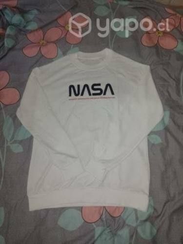 Poleron de marca shein