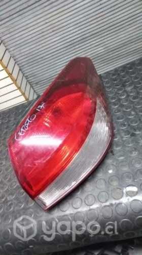 Foco tracero derecho kia cerato